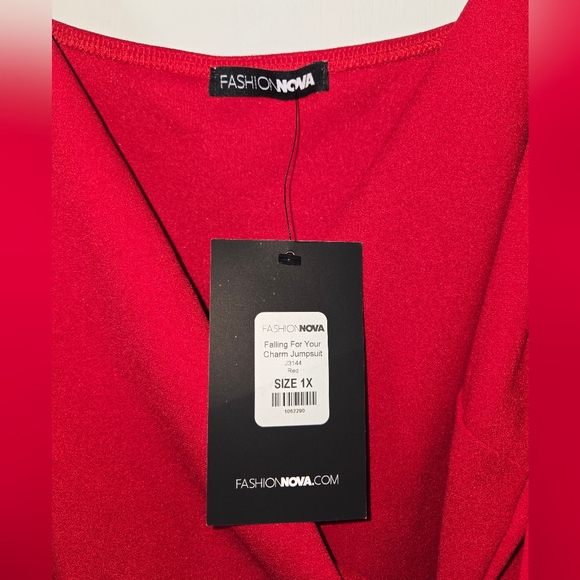 Fashion Nova Women's 1X Falling For Your Charm Jumpsuit NEW - Picture 5 of 11